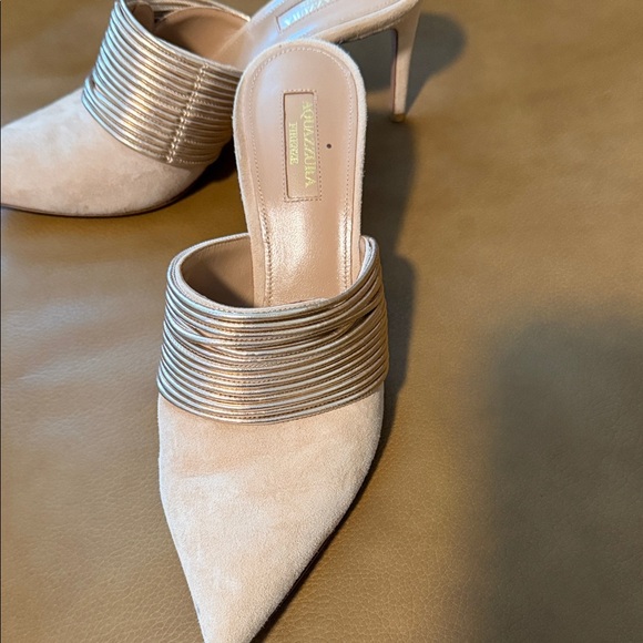 Aquazzura Cream Suede Pointed Mule Heels with Gold Ribbed Strap - Picture 3 of 5